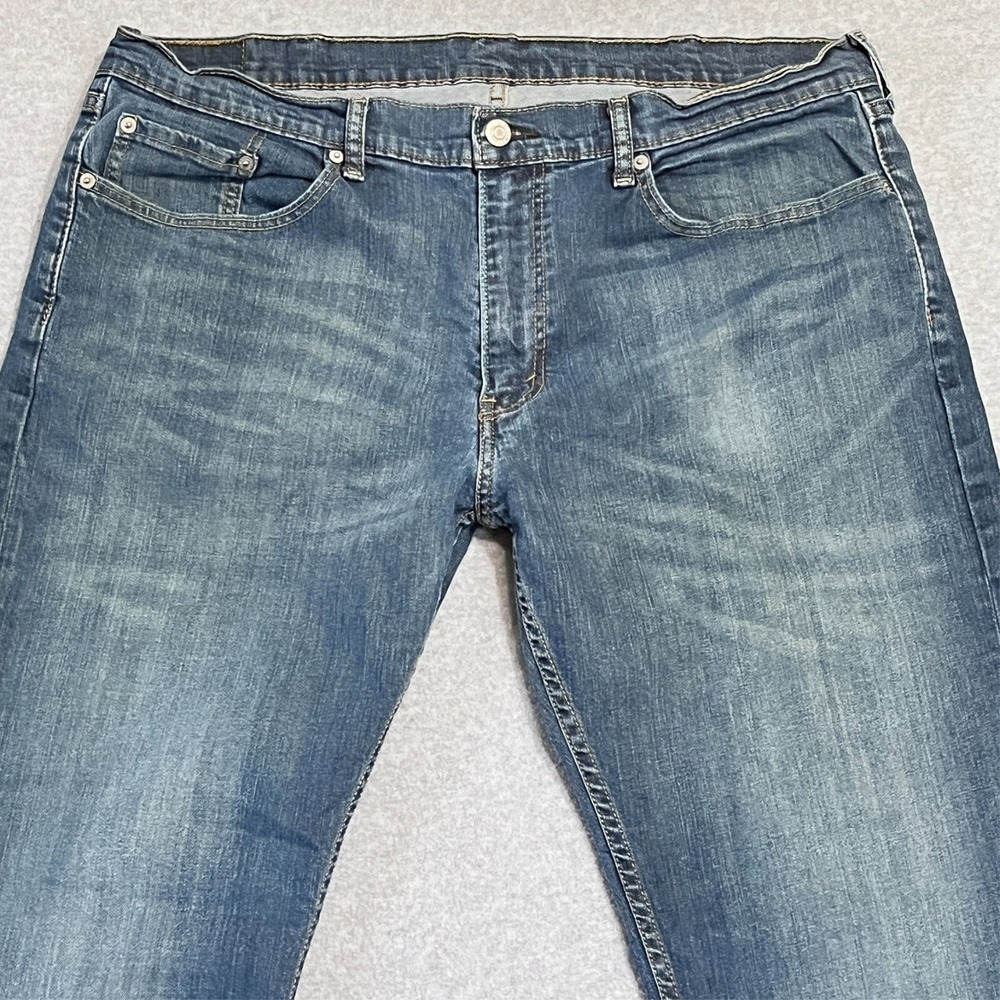Levis Jeans Mens 38X30 Blue 559 Relaxed Straight Medium American Faded Denim - Picture 8 of 16